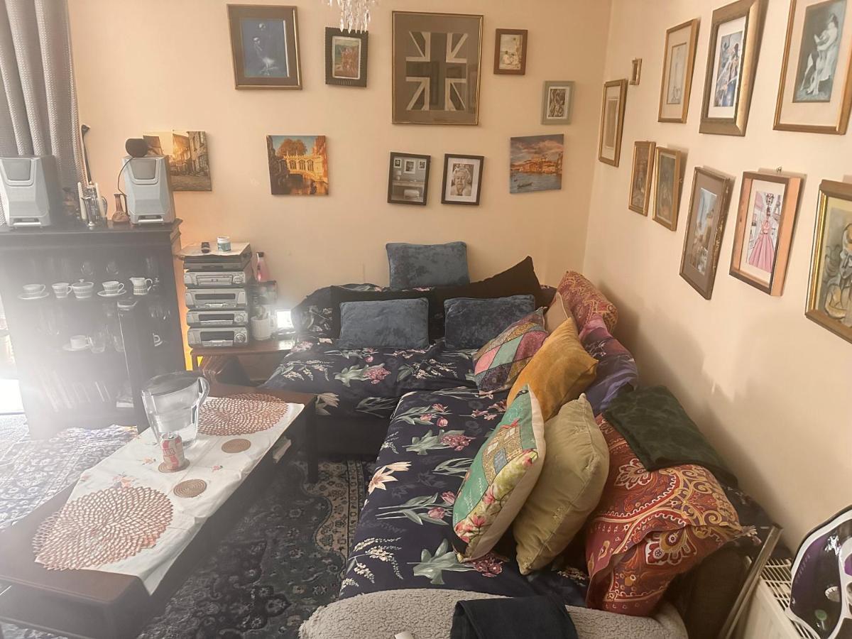 Private Room. In Zone 2 In Cousy Flat London Exterior photo